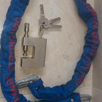 catena con lucchetto 