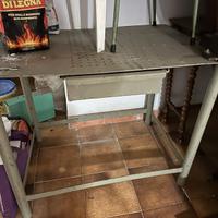 Banco da lavoro in ferro con morsa tavolo officina