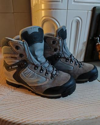 scarponcini da montagna