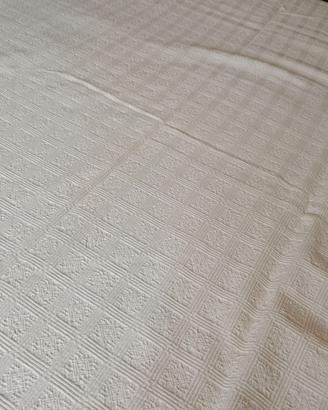 Copriletto beige per letto singolo