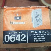 interruttore  , bipolare con fusibili.