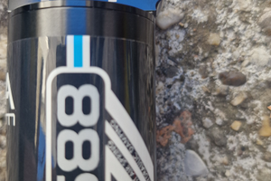 Ammortizzatore ad aria compressa