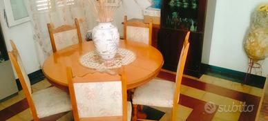 tavolo allungabile (8 persone)con sedie 