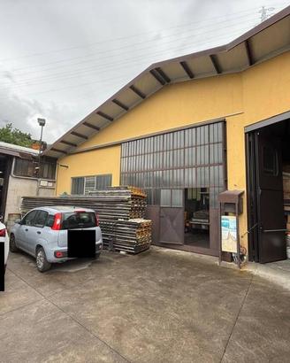 Immobile di 270 m² con 1 locale a Mandello del Lar