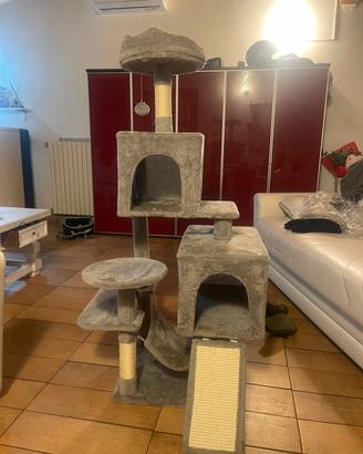 albero tiragraffi per gatto