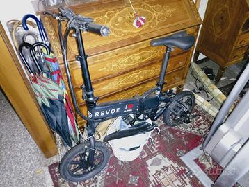 Bicicletta elettrica pieghevole Revoe