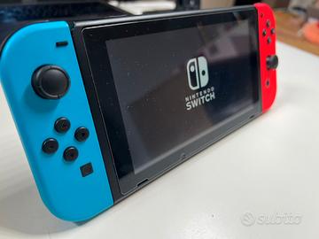 Nintendo Switch + Custodia + SD + Gioco incluso!