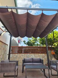 Pergola retraibile della VEVOR. 