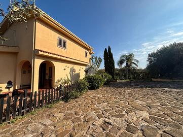 VILLA SINGOLA A ALTAVILLA MILICIA