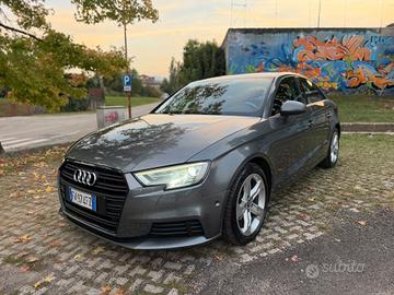 Audi A3 Sedan 1.6 TDI 116 CV S tronic