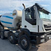 IVECO TRAKKER 500 con betoniera CIFA