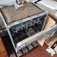 Lavastoviglie Ariston da incasso