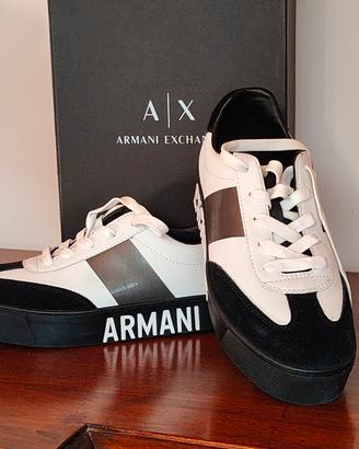 sckecer Armani