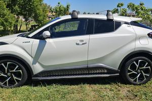 Toyota C‑HR Hybrid 1.8 allestimento Lounge,