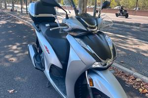 Honda SH 350i Sport (Giugno 2023) – Solo 4.600 km