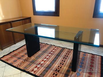 Tavolo in cristallo e legno