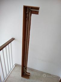 Telaio in legno con binari porta tende
