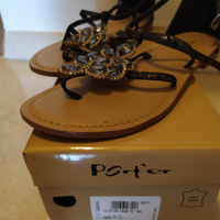 Infradito in vera pelle nere con pietre dure