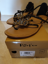 Infradito in vera pelle nere con pietre dure