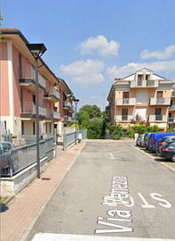 Bilocale arredato con giardino