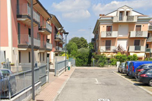 Bilocale arredato con giardino