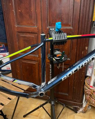 Telaio rockrider xc 50 tg L crepato!!!