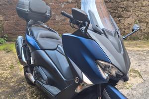 scooter T-MAX 530