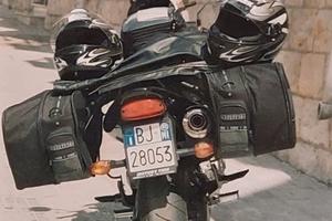 moto hornet 600 nera 