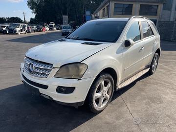 MERCEDES ML 320 3.0 V6 2008 DEMOLITA PER RICAMBI