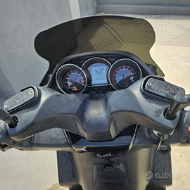 Kymco downtown 200i