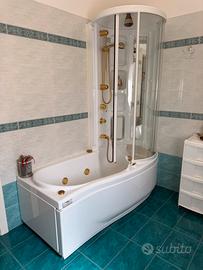 Vasca da bagno con idromassaggio