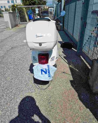 Piaggio Vespa 300 GTS hpe - 2022