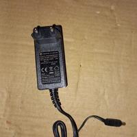 n.4 Alimentatore AC/DC 240V - 12V 2.5A