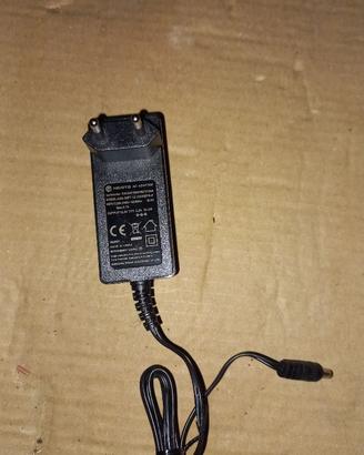 n.4 Alimentatore AC/DC 240V - 12V 2.5A
