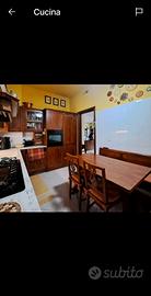 cucina completa di elettrodomestici