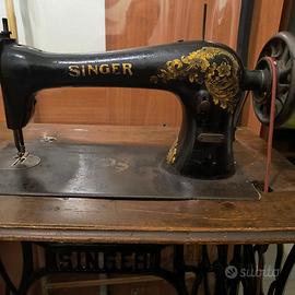 Antica macchina da cucire singer a pedale