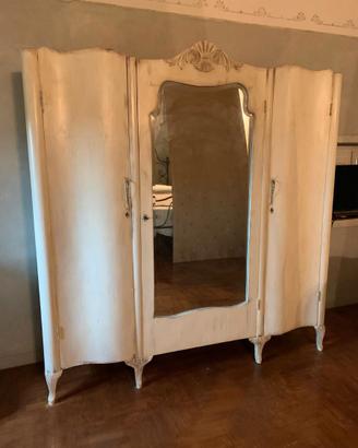 armadio in stile provenzale