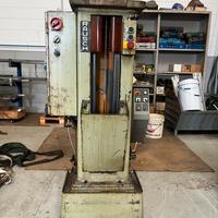 Brocciatrice stozzatrice