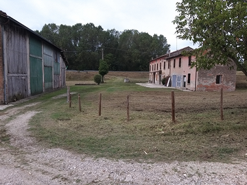 Casa di campagna e terreno