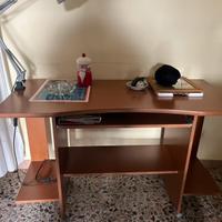 Scrivania porta pc