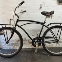bici cruiser vintage con portapacchi da fornaio