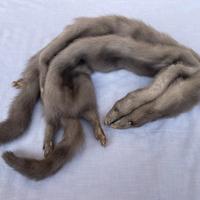 Sciarpa vintage in pelliccia di visone grigia