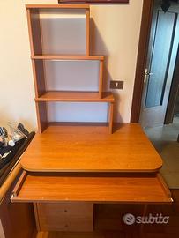 Scrivania e cassettiera