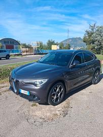 Alfa Romeo Stelvio 2.2 Turbodiesel 180 CV AT8 RWD 