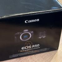 Canon EOS R50 APS-C Mirrorless + RF-S 18-45mm
