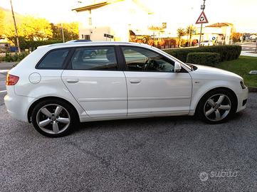 Audi A3 SPB 2.0 TDI S. LINE