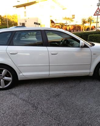 Audi A3 SPB 2.0 TDI S. LINE