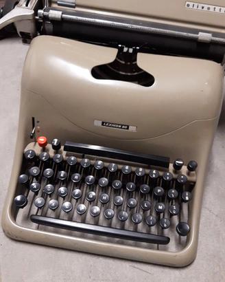 macchina da scrivere Olivetti anni '50