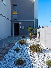 Tricamere con giardino