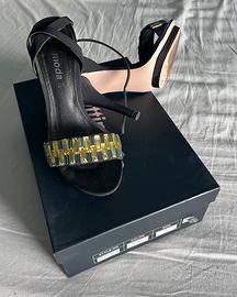 Sandalo nero tacco 12 con plateau n.38